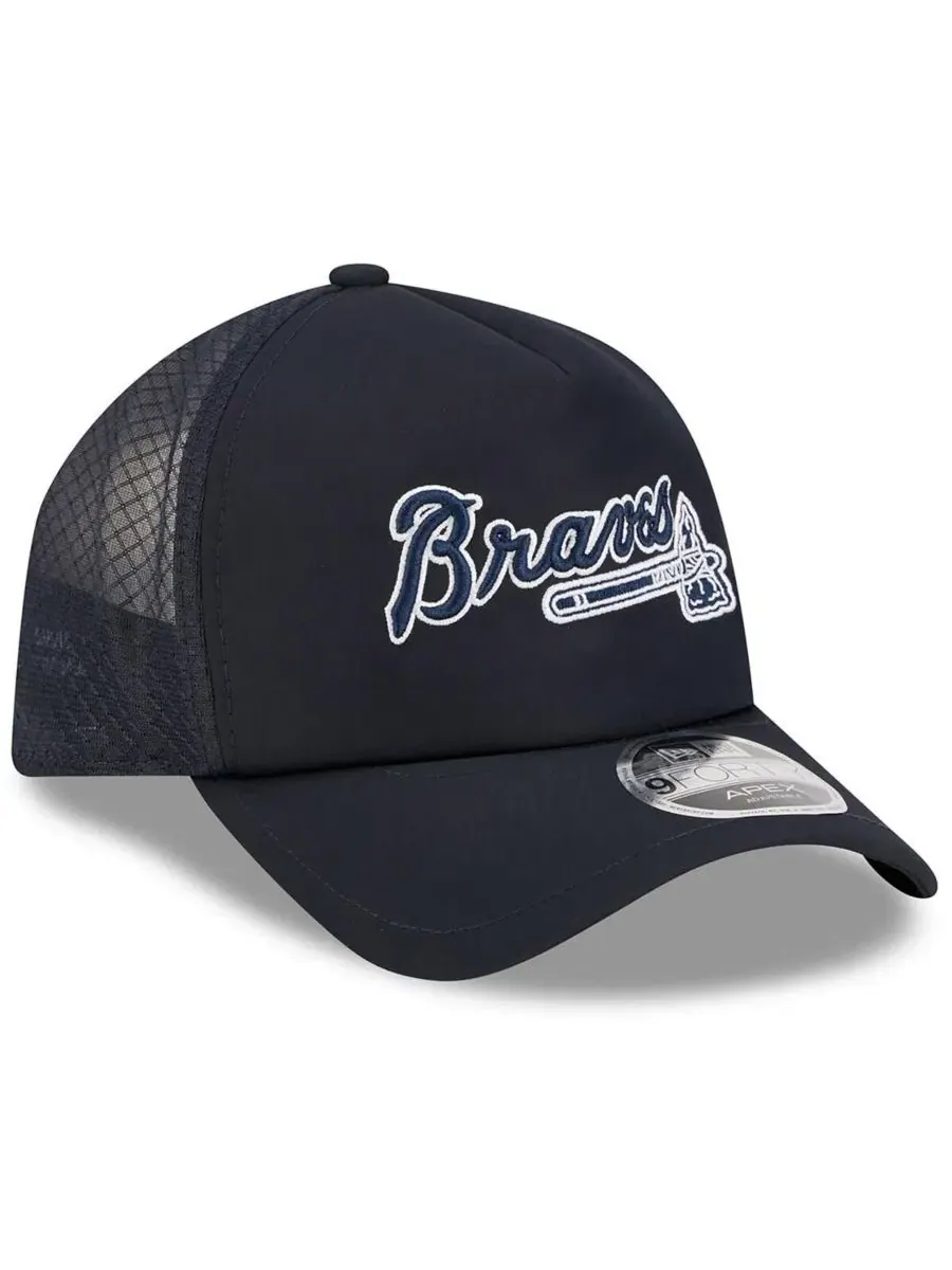 Кепка с вышитым логотипом Atlanta Braves 2026 Batting Practice Alternate Apex 9FORTY New Era — изображение 3 из 4