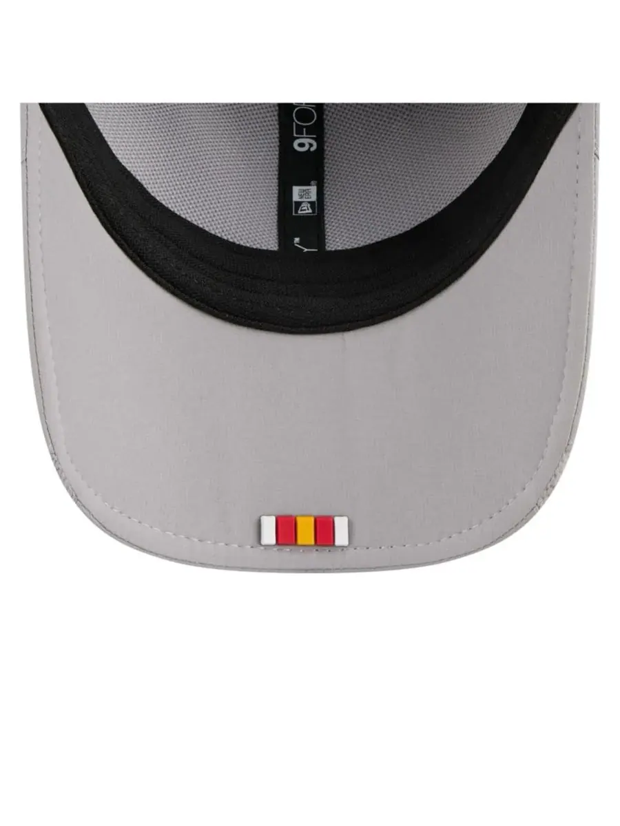 New Era Мужская серая регулируемая бейсболка Kansas City Chiefs 2025 Sideline M-Crown 9FORTY — изображение 2 из 5, серый