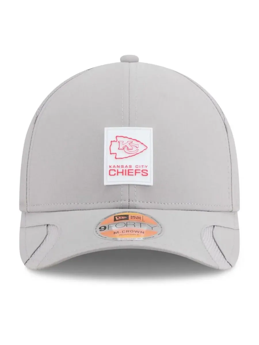 New Era Мужская серая регулируемая бейсболка Kansas City Chiefs 2025 Sideline M-Crown 9FORTY — изображение 5 из 5, серый