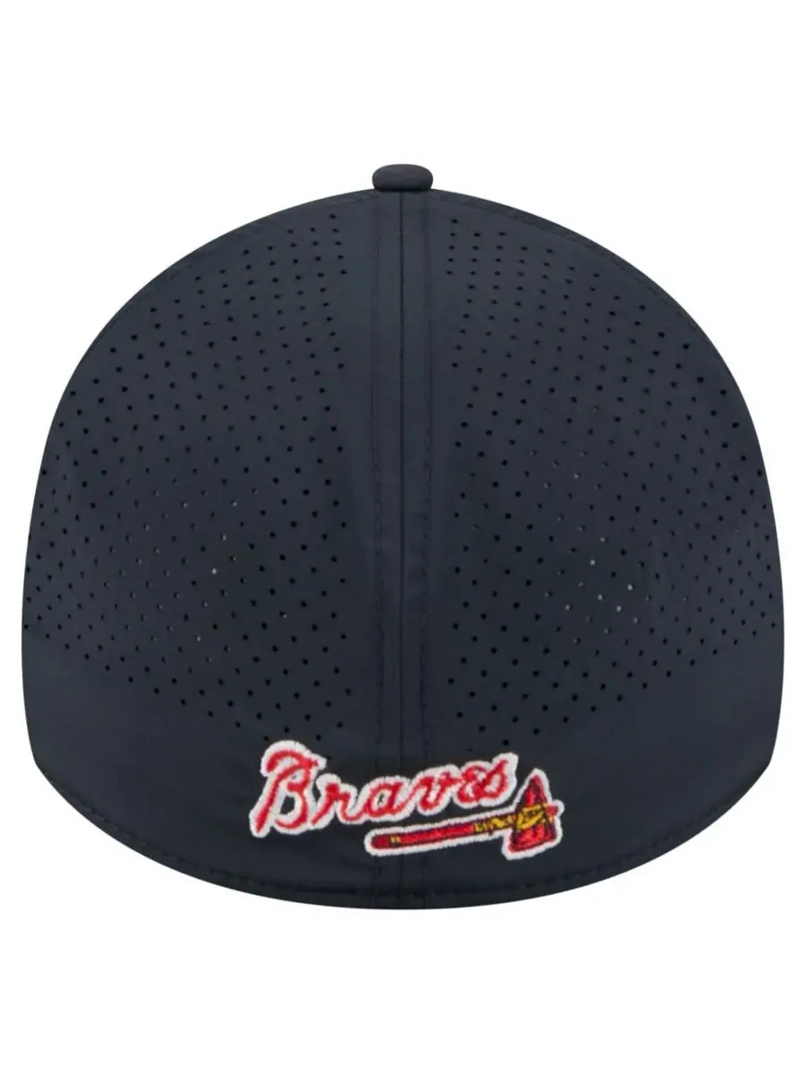 New Era Мужская темно-синяя перфорированная кепка Atlanta Braves 39THIRTY A-Frame Flex Hat — изображение 4 из 5, темно-синий