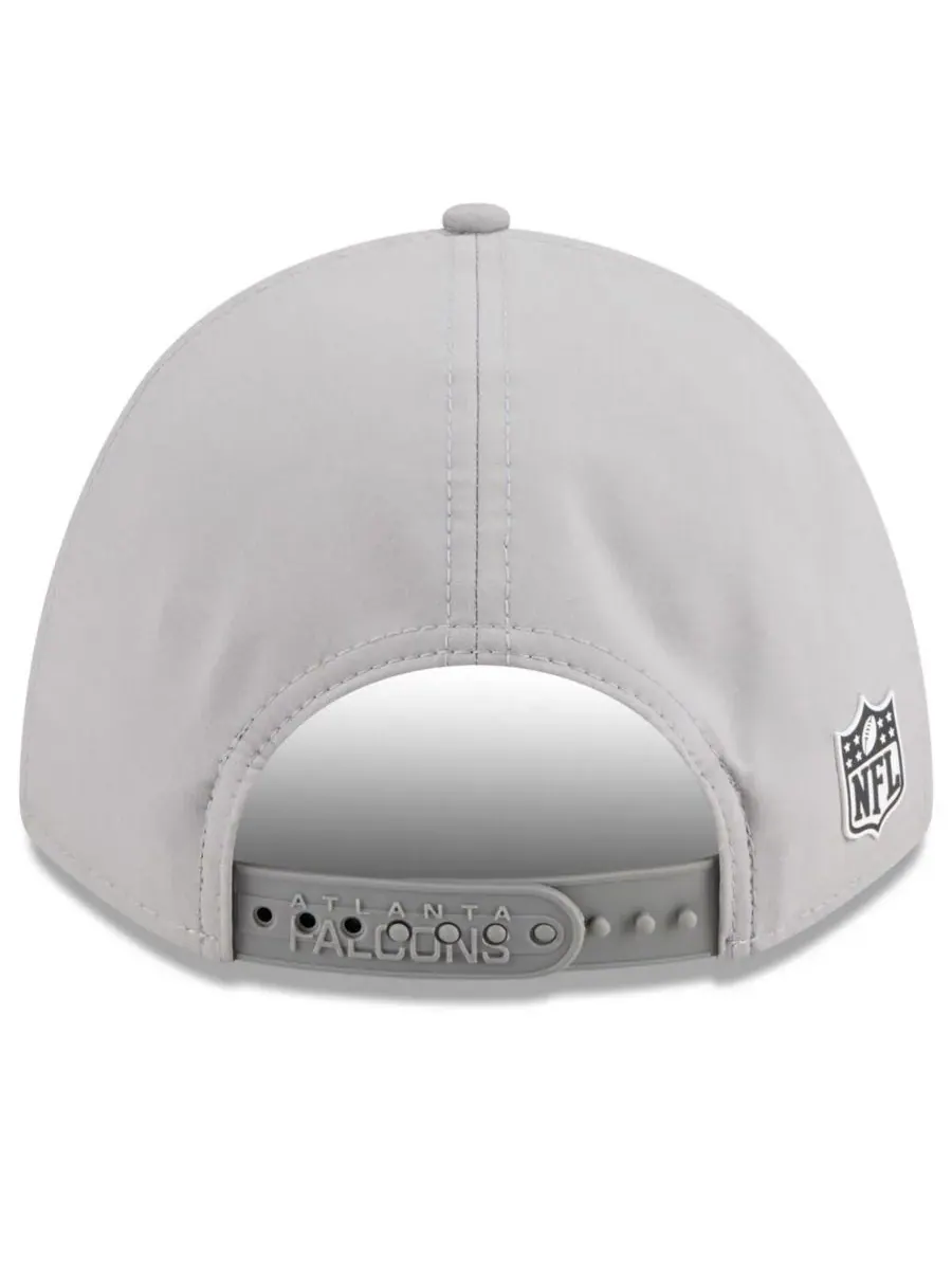 New Era Мужская серая регулируемая кепка Atlanta Falcons 2025 Sideline M-Crown 9FORTY — изображение 2 из 4, серый