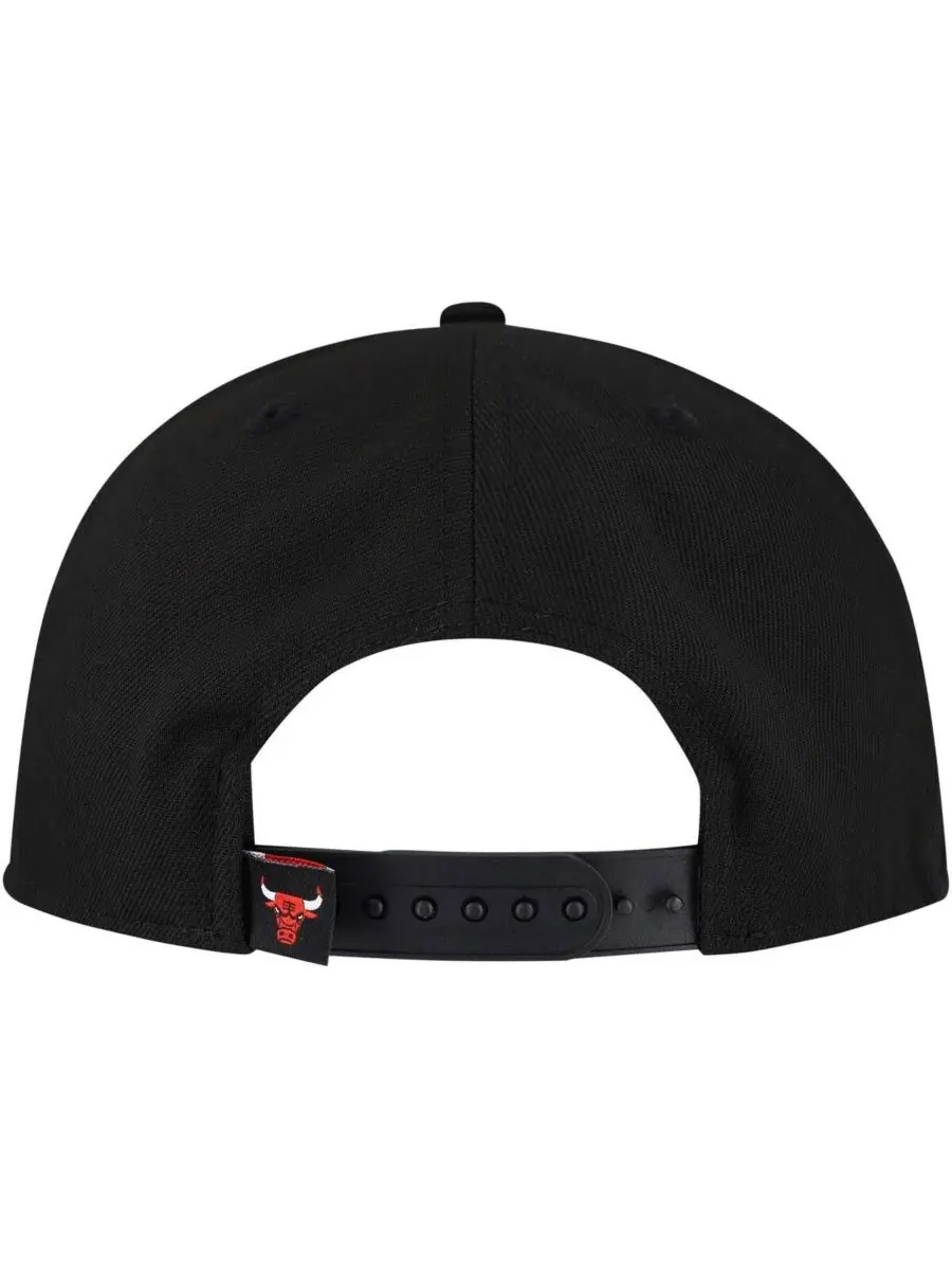 New Era Мужская черная бейсболка-снепбек Chicago Bulls с объемным принтом и логотипом — изображение 2 из 5, черный
