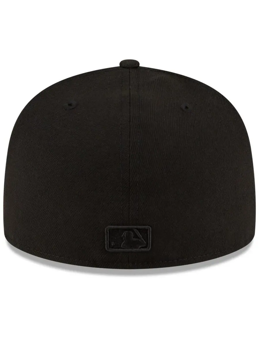 New Era Мужская кепка Arizona Diamondbacks Black on Black 59FIFTY Fitted Hat — изображение 4 из 4, черный