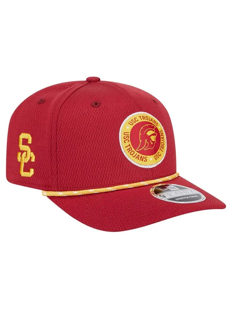 New Era Мужская кепка COOLERA 9SEVENTY с эластичной застежкой и шнурком, цвета малиновой футболки — изображение 1 из 4