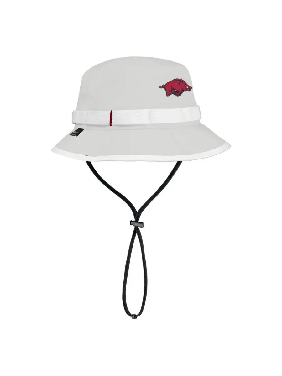 Nike Мужская серая панама Arkansas Razorbacks 2025 On-Field Boonie Performance — изображение 1 из 2, серый