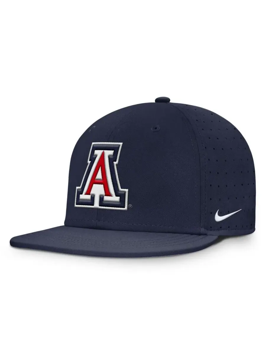 Nike Мужская темно-синяя бейсболка Arizona Wildcats On-Field Dugout True Performance Fitted Hat — изображение 1 из 5
