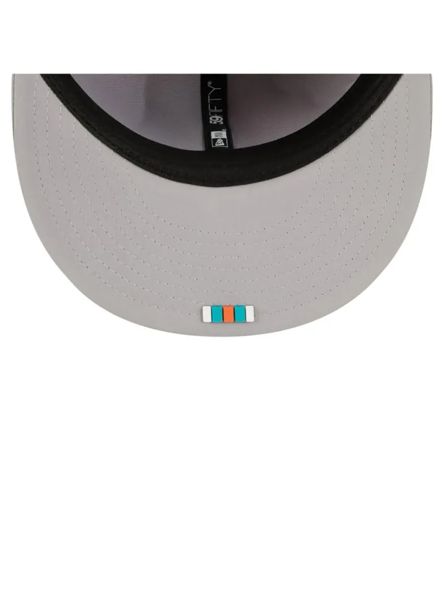 New Era Мужская серая бейсболка Miami Dolphins 2025 Sideline 59FIFTY — изображение 2 из 5, серый