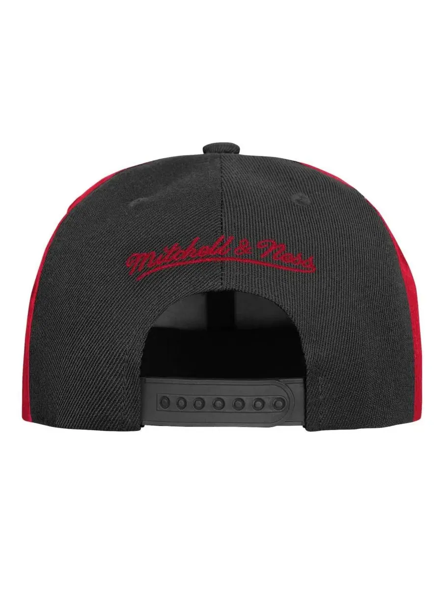 Кепка-снэпбек с вышивкой талисмана Mitchell & Ness — изображение 3 из 3, красный