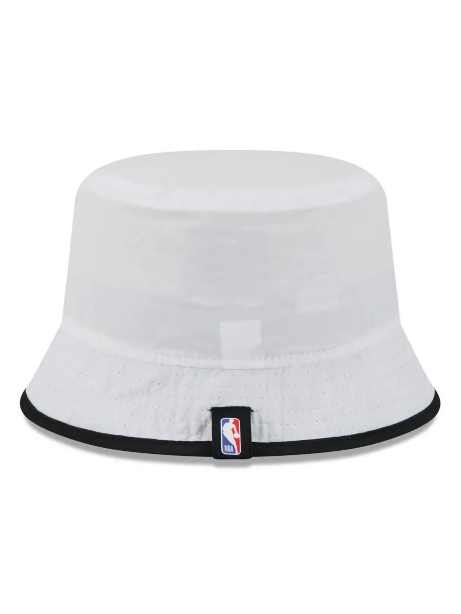 New Era Мужская нейлоновая панама белого/черного цвета с символикой команды Miami Heat на драфте — изображение 2 из 4