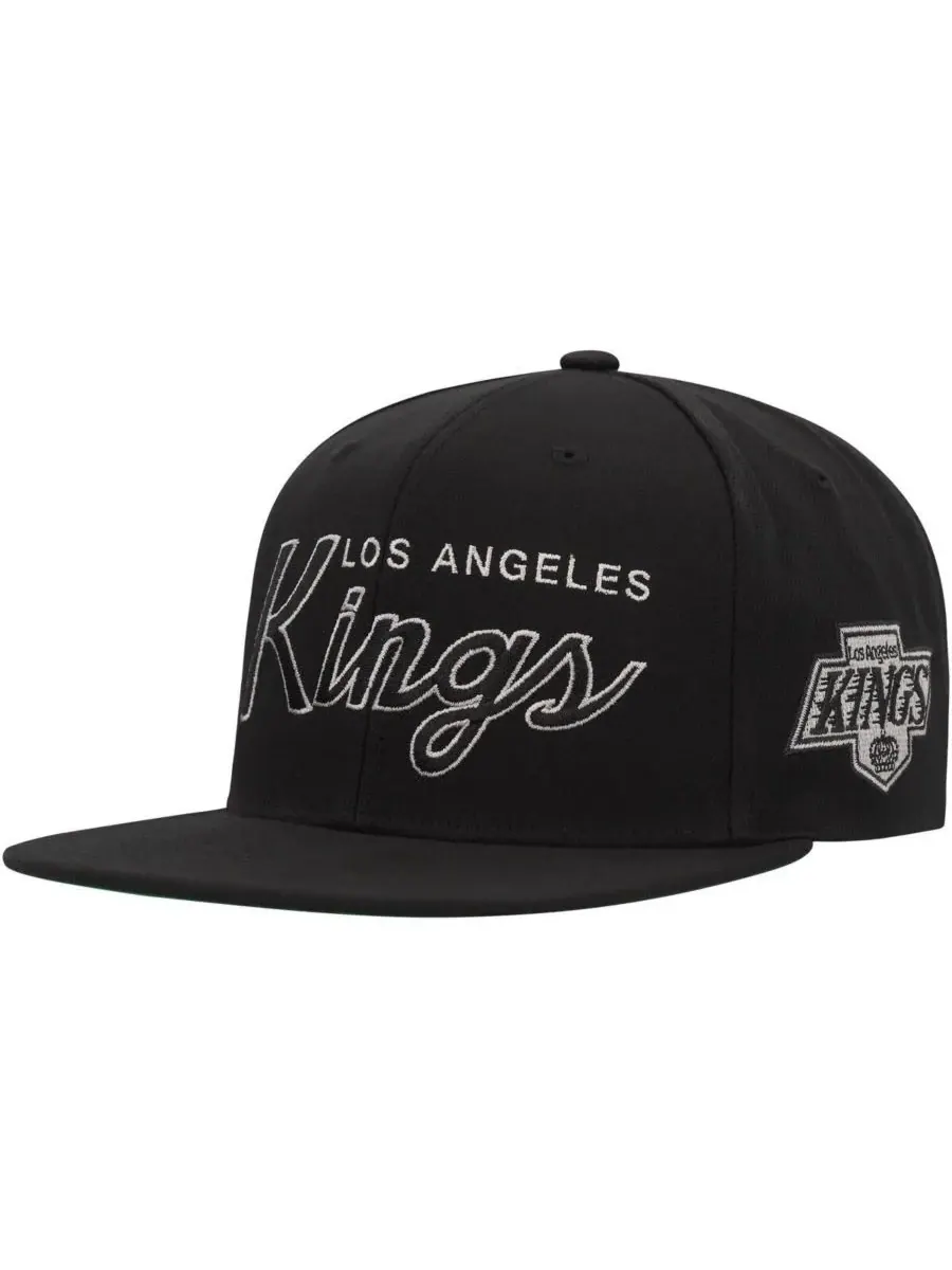 Mitchell & Ness Мужская черная кепка-бейсболка Los Angeles Kings Core Team Script 2.0 с — изображение 1 из 4, черный