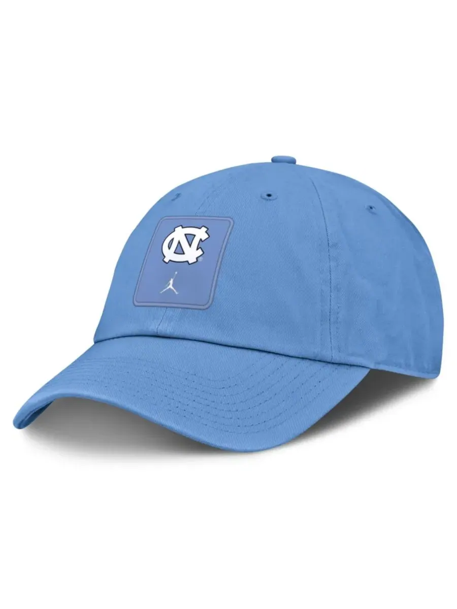 Кепка с регулируемой застежкой North Carolina Tar Heels 2026 Sideline Club Jordan — изображение 1 из 4, синий