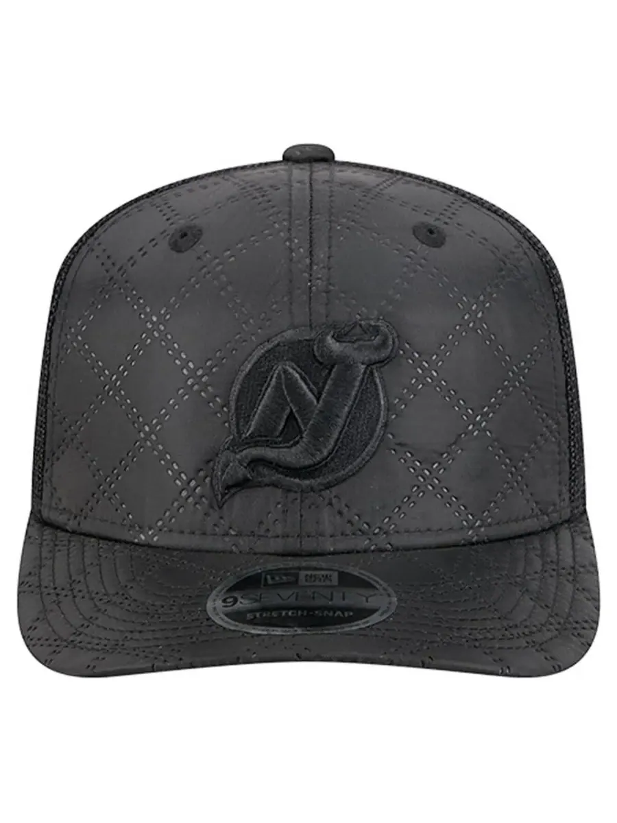 New Era Мужская черная стеганая нейлоновая кепка-тракер New Jersey Devils 9SEVENTY с регулируемым — изображение 2 из 4