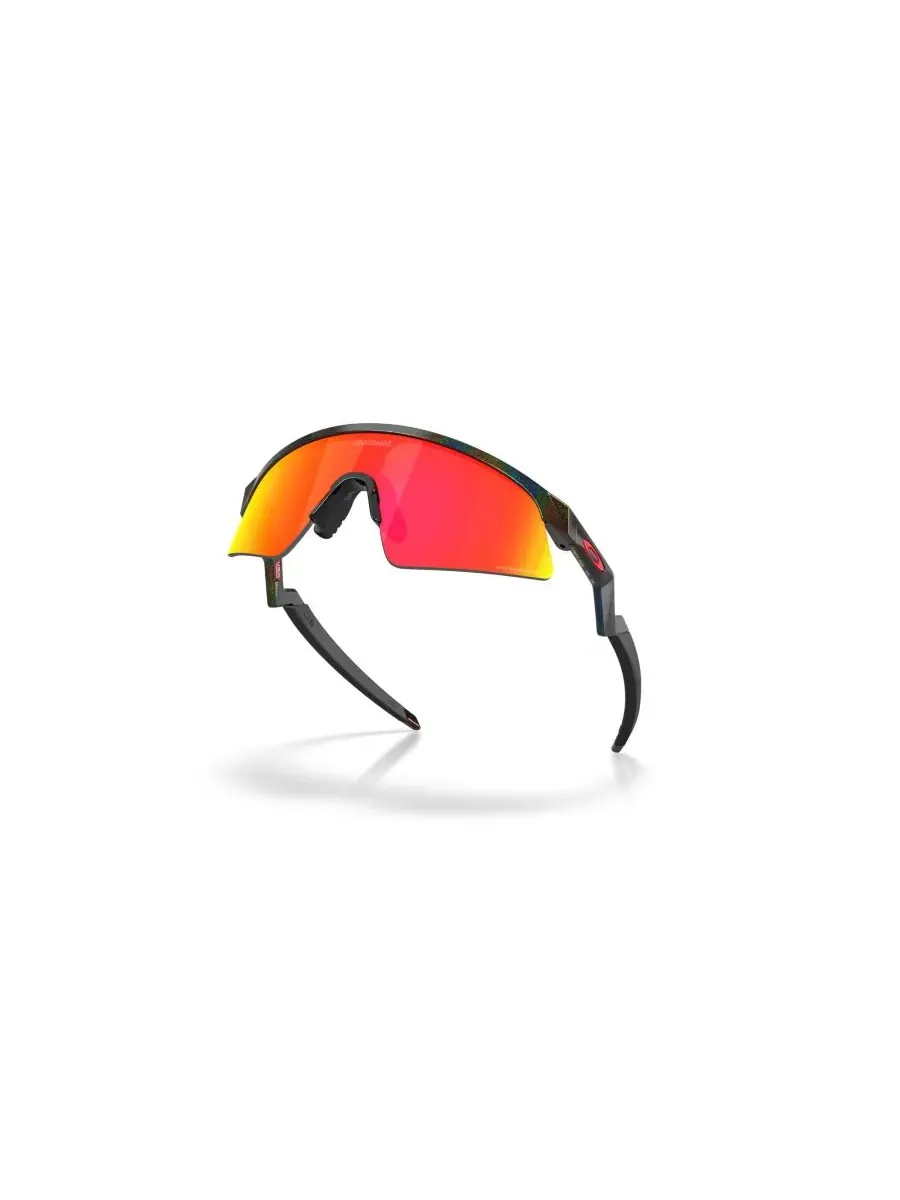 Детские солнцезащитные очки Resistor Sweep из коллекции Patrick Mahomes II, OJ9015 Oakley JR — изображение 4 из 8, черный