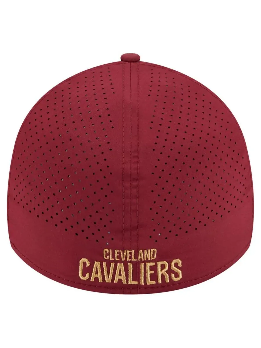 New Era Мужская кепка Cleveland Cavaliers Featherweight Poly Rope Flex 39Thirty винного цвета — изображение 3 из 5, красный
