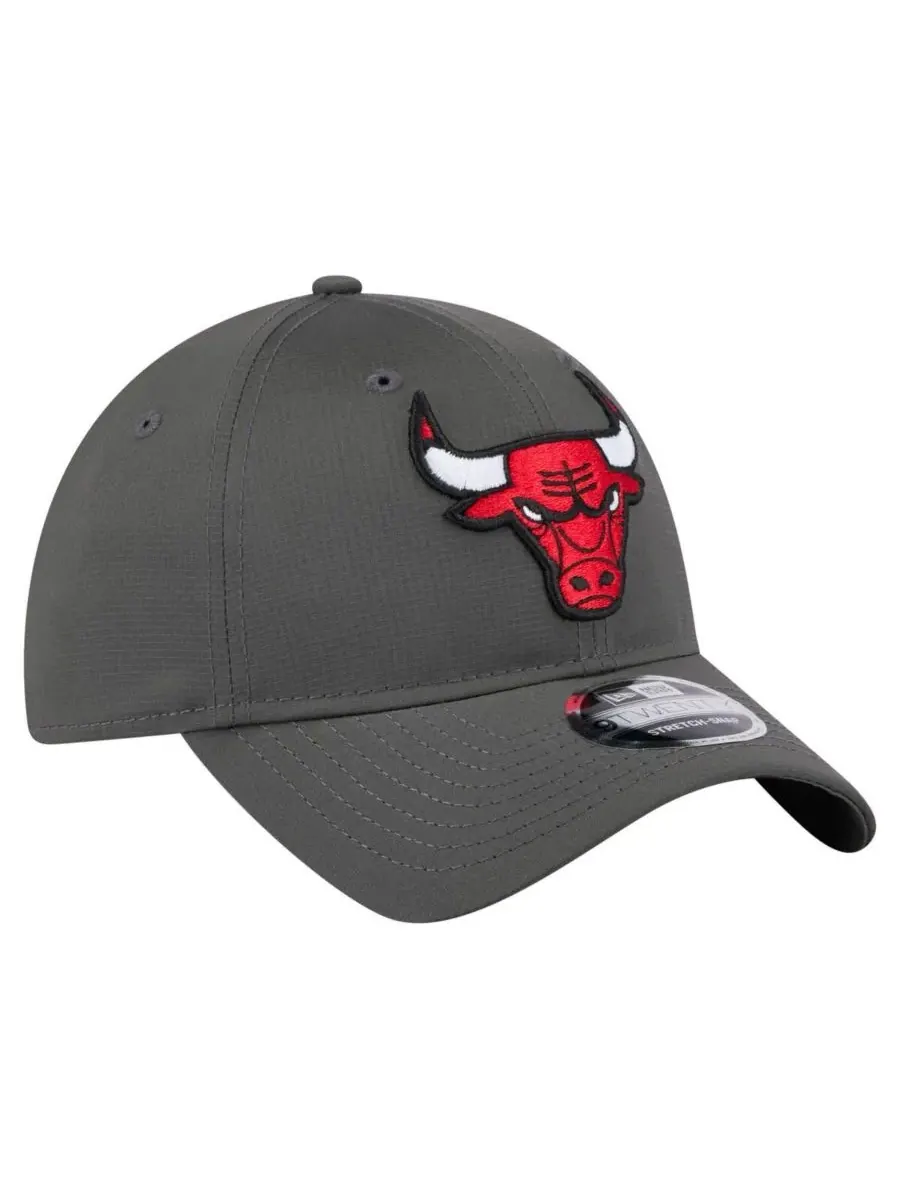 New Era Мужская регулируемая кепка Chicago Bulls Active Ripstop 9TWENTY — изображение 4 из 4, темно-серый