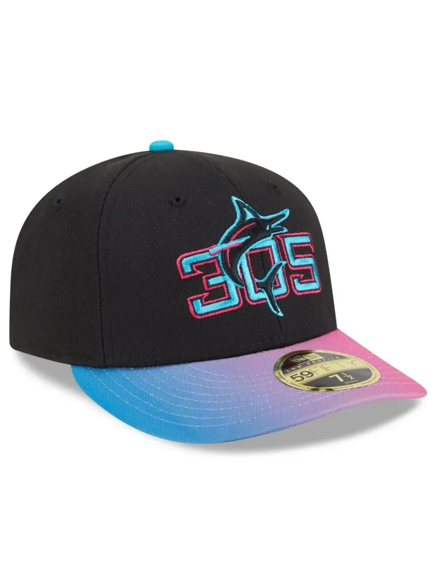 New Era Мужская кепка Miami Marlins 2025 City Connect Low Profile 59FIFTY — изображение 2 из 4, черный розовый