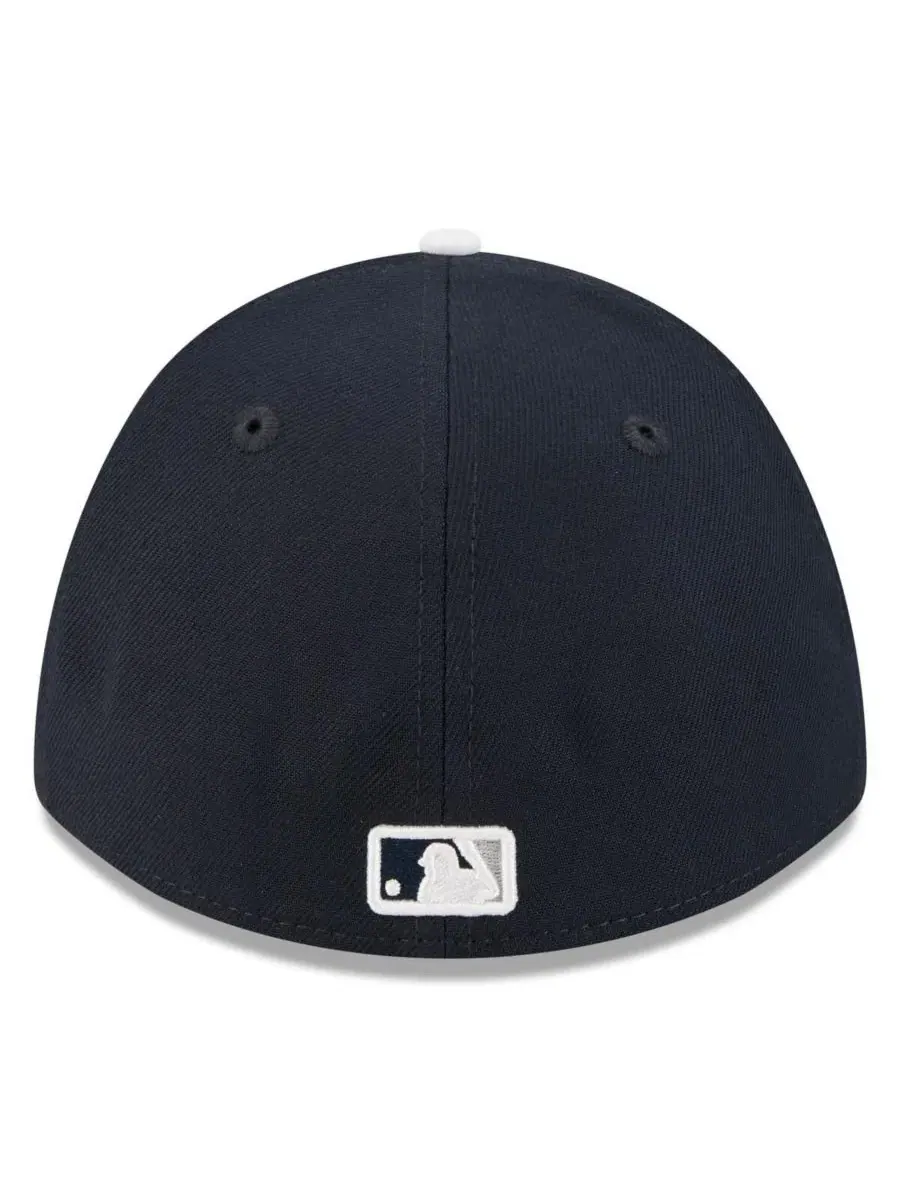 Бейсболка New York Yankees 2026 Spring Training M-Crown 39THIRTY Flex Hat New Era — изображение 4 из 4, темно-синий белый
