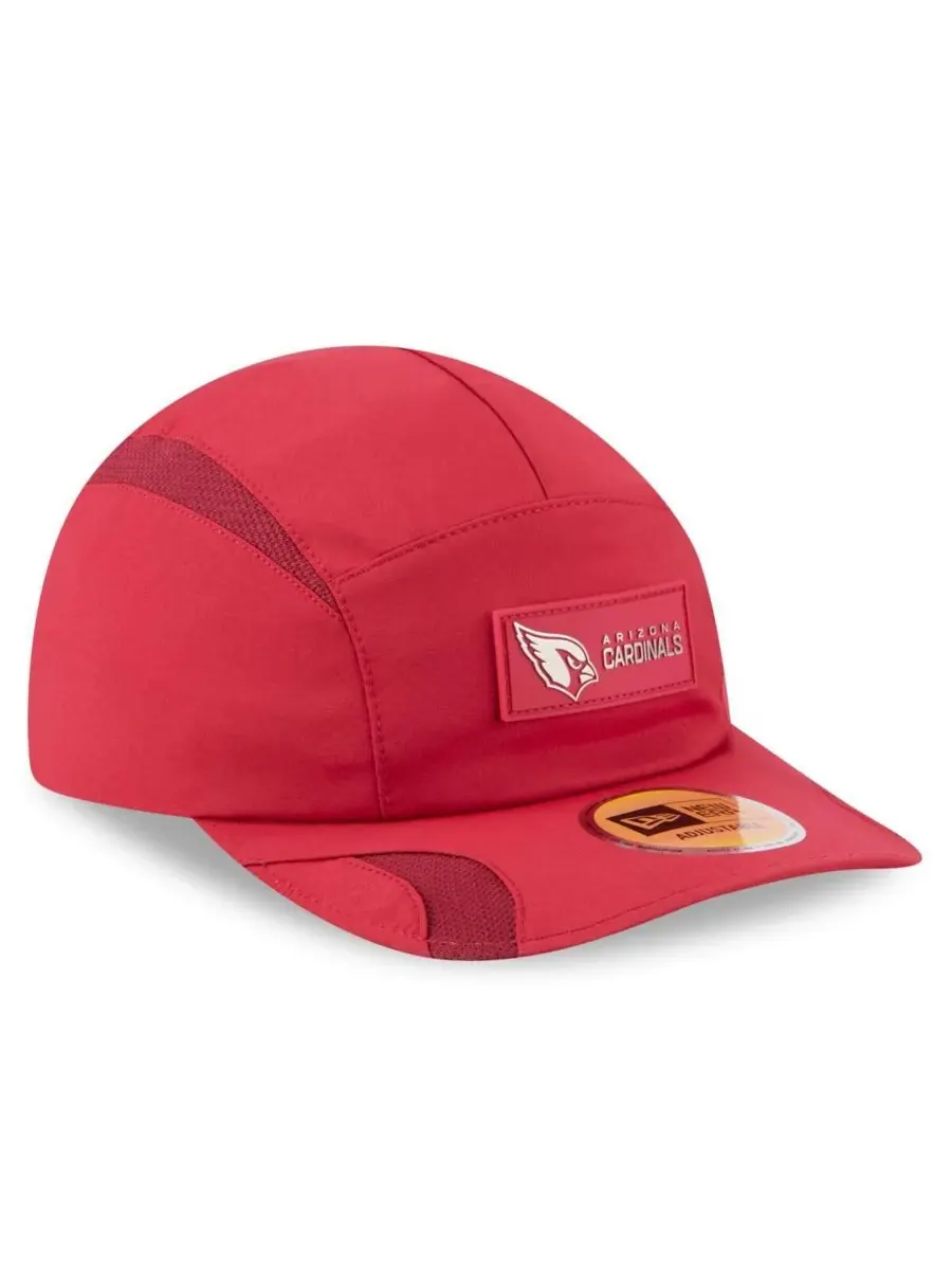 Мужская регулируемая бейсболка Cardinal Arizona Cardinals 2025 Sideline Runner New Era — изображение 4 из 5, красный