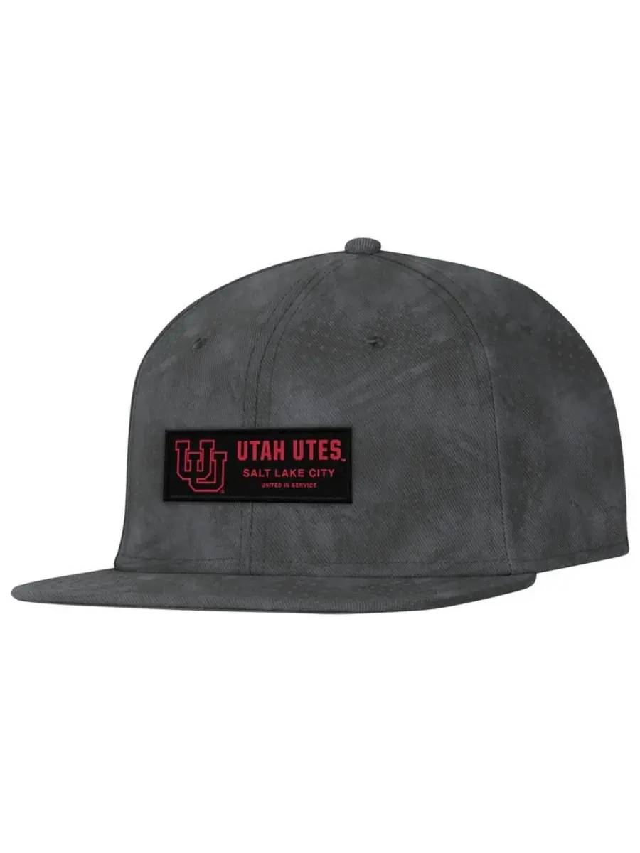 Under Armour Мужская бейсболка Utah Utes Freedom Collection ArmourFuse Snapback угольного цвета — изображение 1 из 4