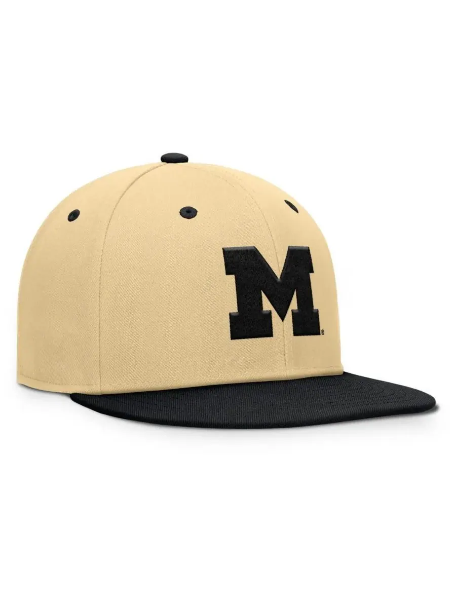 Fanatics Мужская золотисто-черная бейсболка Michigan Wolverines Balance Fitted Hat — изображение 3 из 4, хаки черный