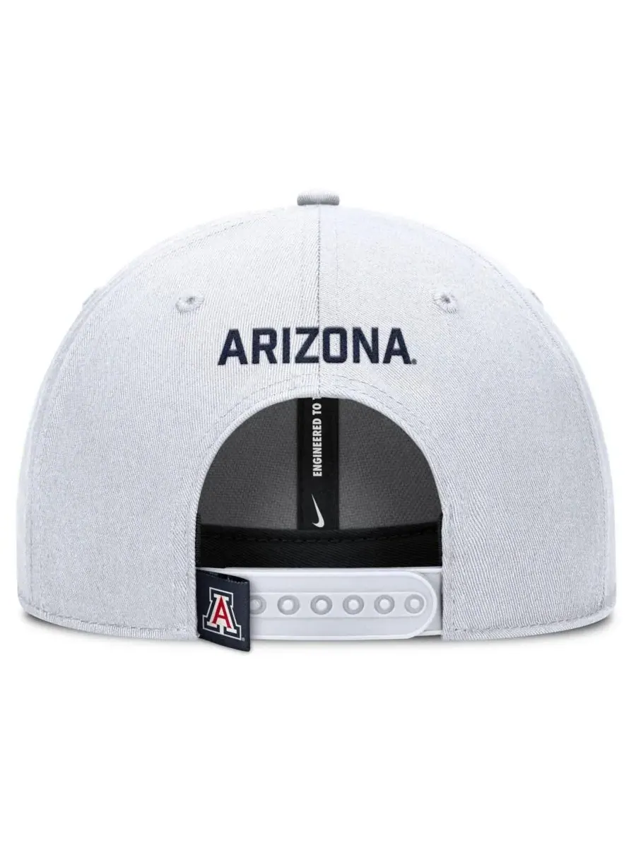 Nike Мужская белая регулируемая бейсболка Arizona Wildcats 2025 On-Field Rise Performance — изображение 4 из 4, белый