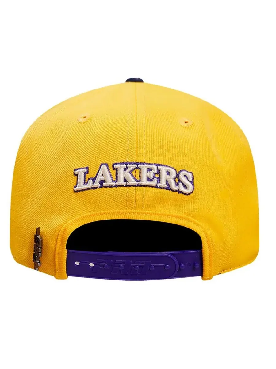 Pro Standard Мужская регулируемая кепка Los Angeles Lakers золотисто-фиолетового цвета с шевроном — изображение 4 из 4