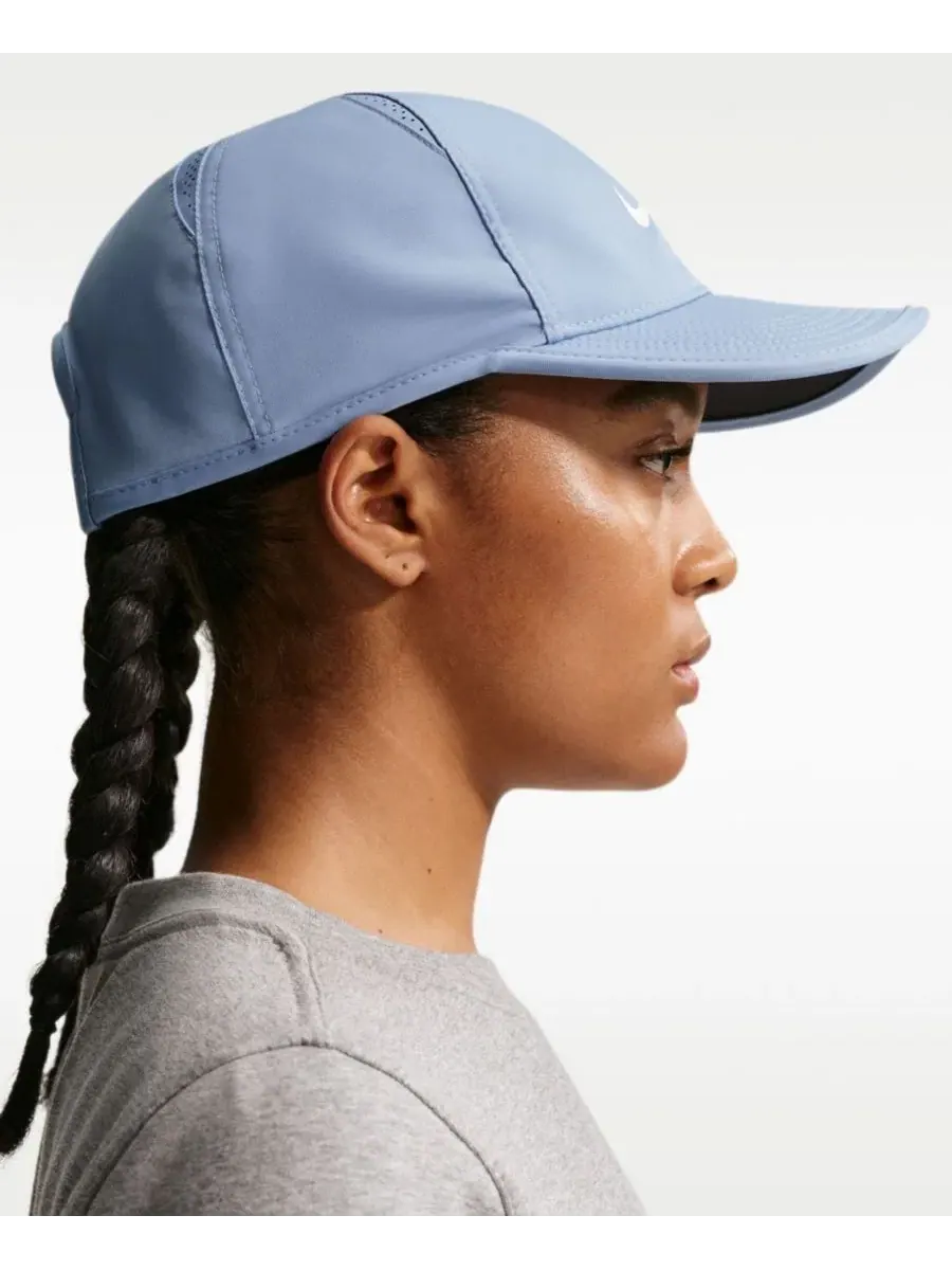 Кепка Nike Featherlight Dri-FIT Club Adjustable — изображение 2 из 2, синий