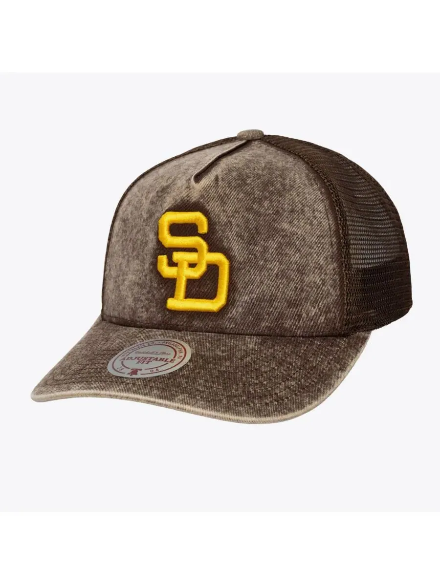 Бейсболка с козырьком San Diego Padres Cooperstown Gameday Adjustable Trucker Hat Mitchell & Ness — изображение 1 из 3