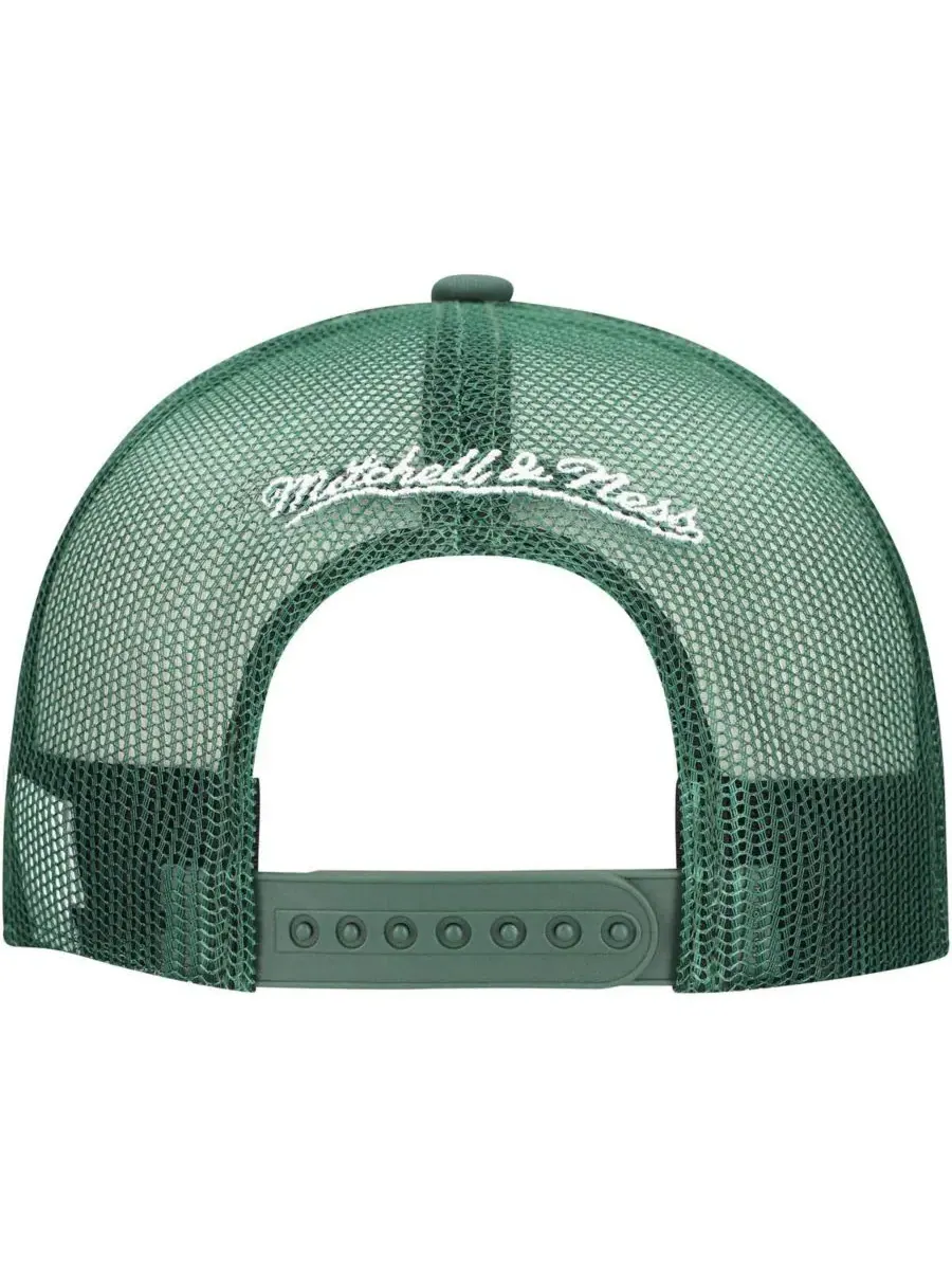 Mitchell & Ness Мужская регулируемая кепка-тракер Milwaukee Bucks Core Evergreen OTC цвета Hunter — изображение 2 из 4