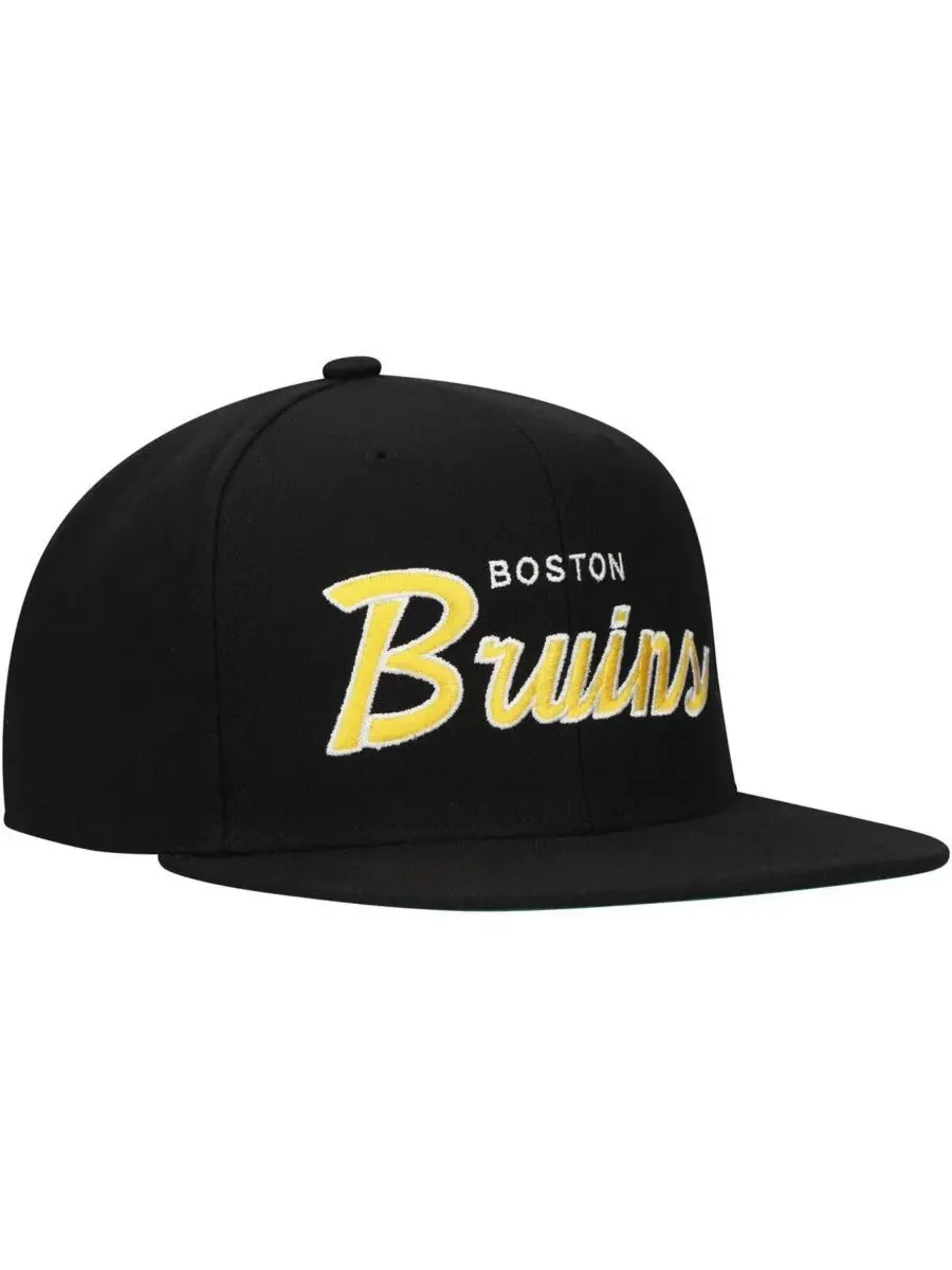 Кепка с вышивкой Boston Bruins Core Team Script 2.0 Mitchell & Ness — изображение 3 из 4, черный