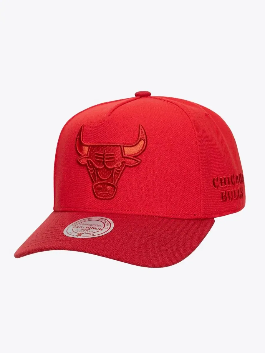 Кепка-снэпбек с вышивкой Chicago Bulls Mitchell & Ness — изображение 1 из 4, красный