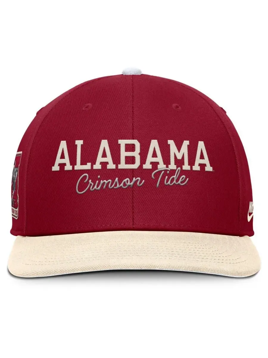 Nike Мужская кепка-снепбек Alabama Crimson Tide Pro Legacy Script цвета малиновый/кремовый — изображение 4 из 4