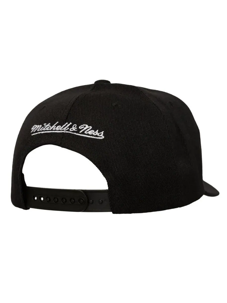 Mitchell & Ness Мужская черная бейсболка Phoenix Suns с логотипом Busted Logo Wordmark и — изображение 2 из 3, черный