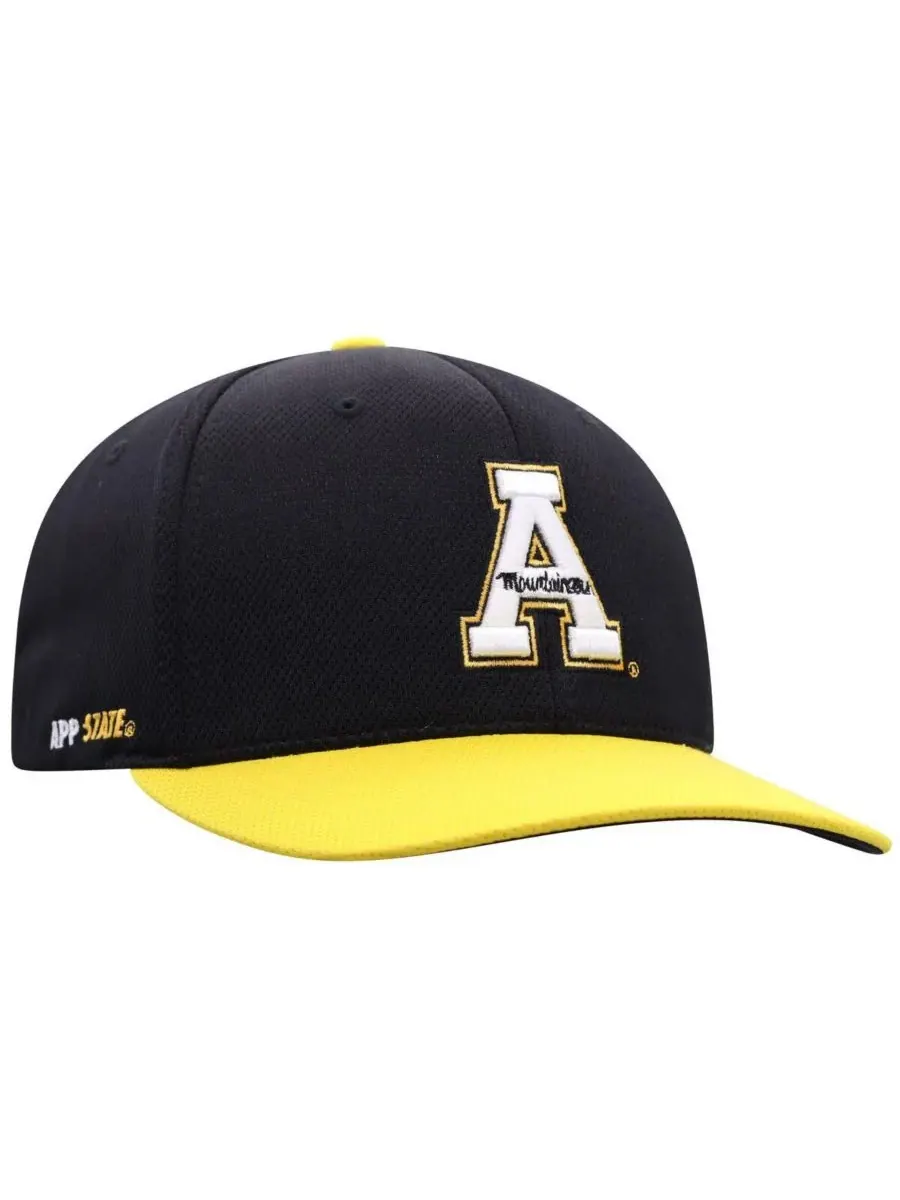 Top of the World Мужская черная бейсболка Appalachian State Mountaineers Reflex Two-Tone Flex Hat — изображение 3 из 3