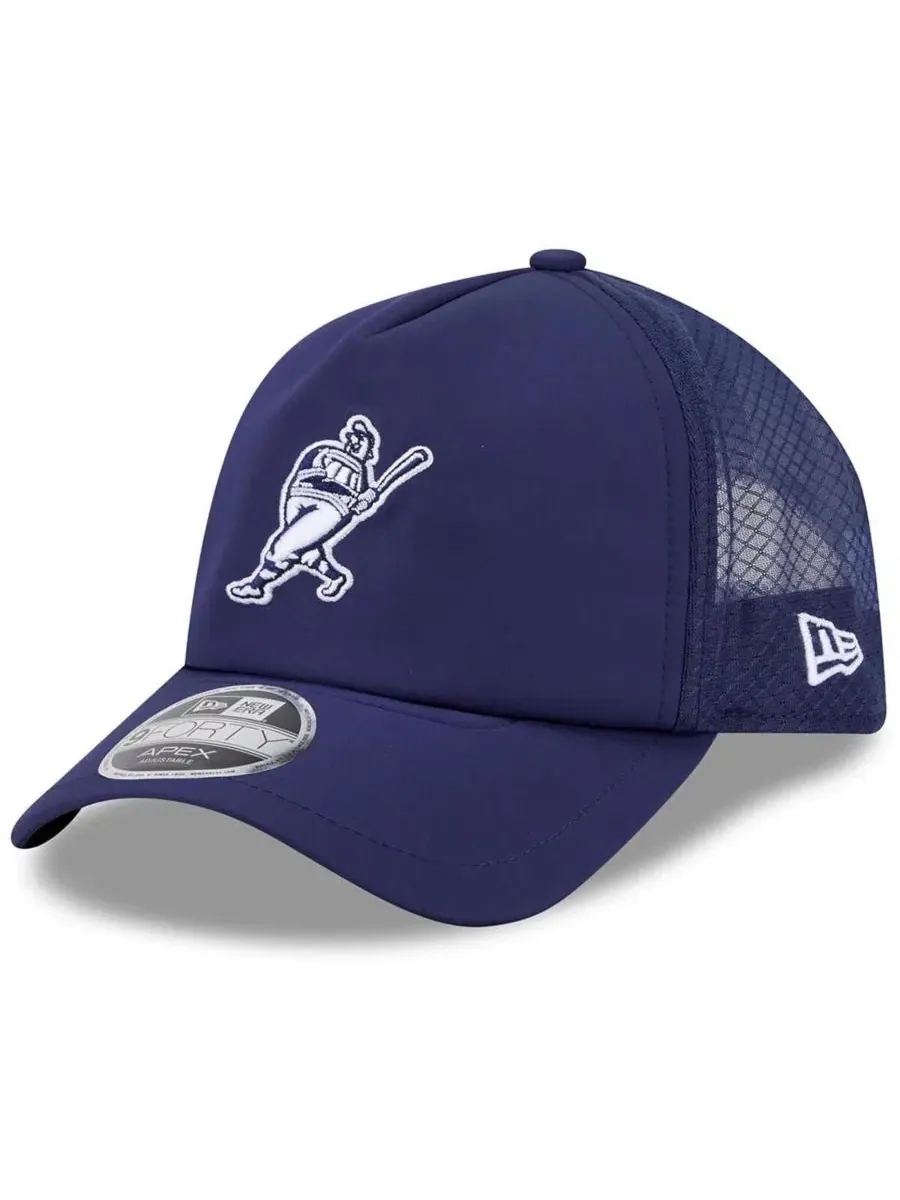 Кепка с эмблемой Milwaukee Brewers, модель 2026 Batting Practice Alternate Apex 9FORTY New Era — изображение 1 из 4