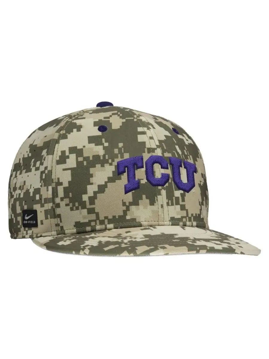 Nike Мужская бейсбольная кепка с цифровым камуфляжным рисунком TCU Horned Frogs для игры на поле — изображение 3 из 3