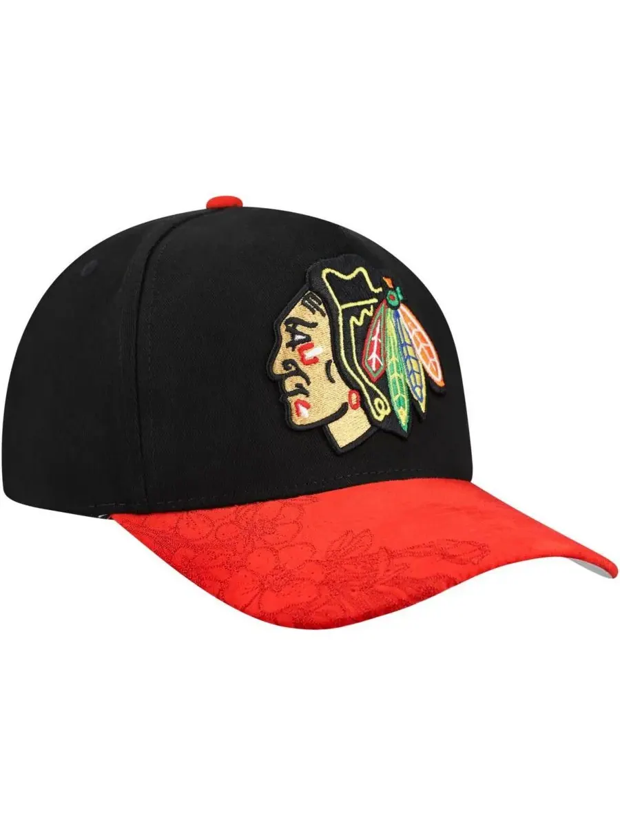 Mitchell & Ness Черно-красная регулируемая бейсболка Chicago Blackhawks May Flowers Pro Crown — изображение 1 из 4