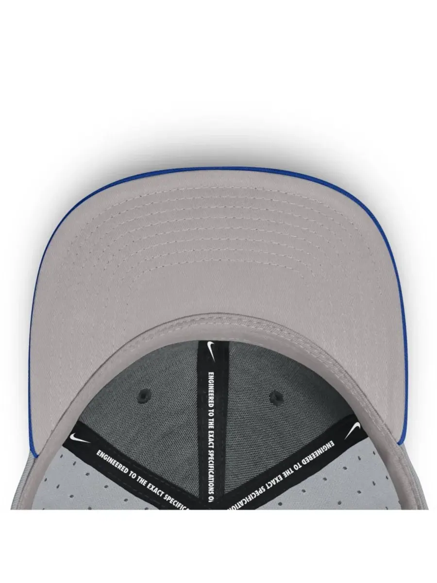 Nike Мужская серая бейсболка Kentucky Wildcats On-Field Dugout True Performance Fitted Hat — изображение 3 из 5, серый