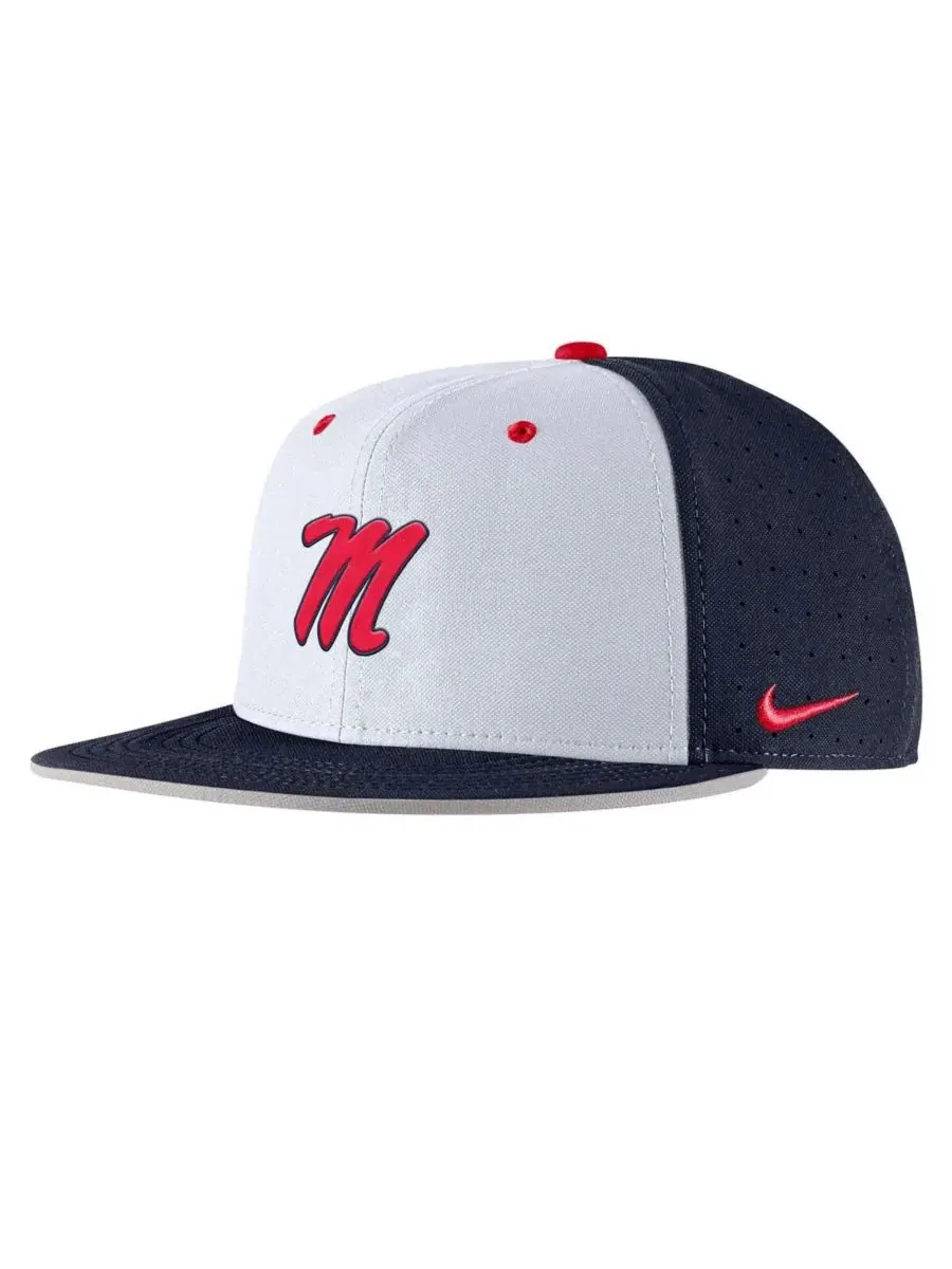 Nike Мужская бейсбольная кепка темно-синего цвета с символикой команды Ole Miss Rebels — изображение 1 из 3, темно-синий