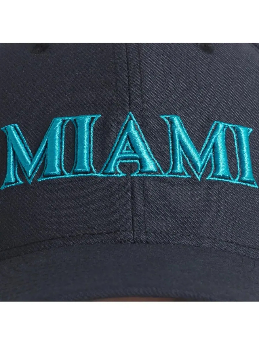 Nike Мужская черная бейсболка Miami Marlins 2025 City Connect Performance Swoosh Flex Hat — изображение 4 из 5, черный