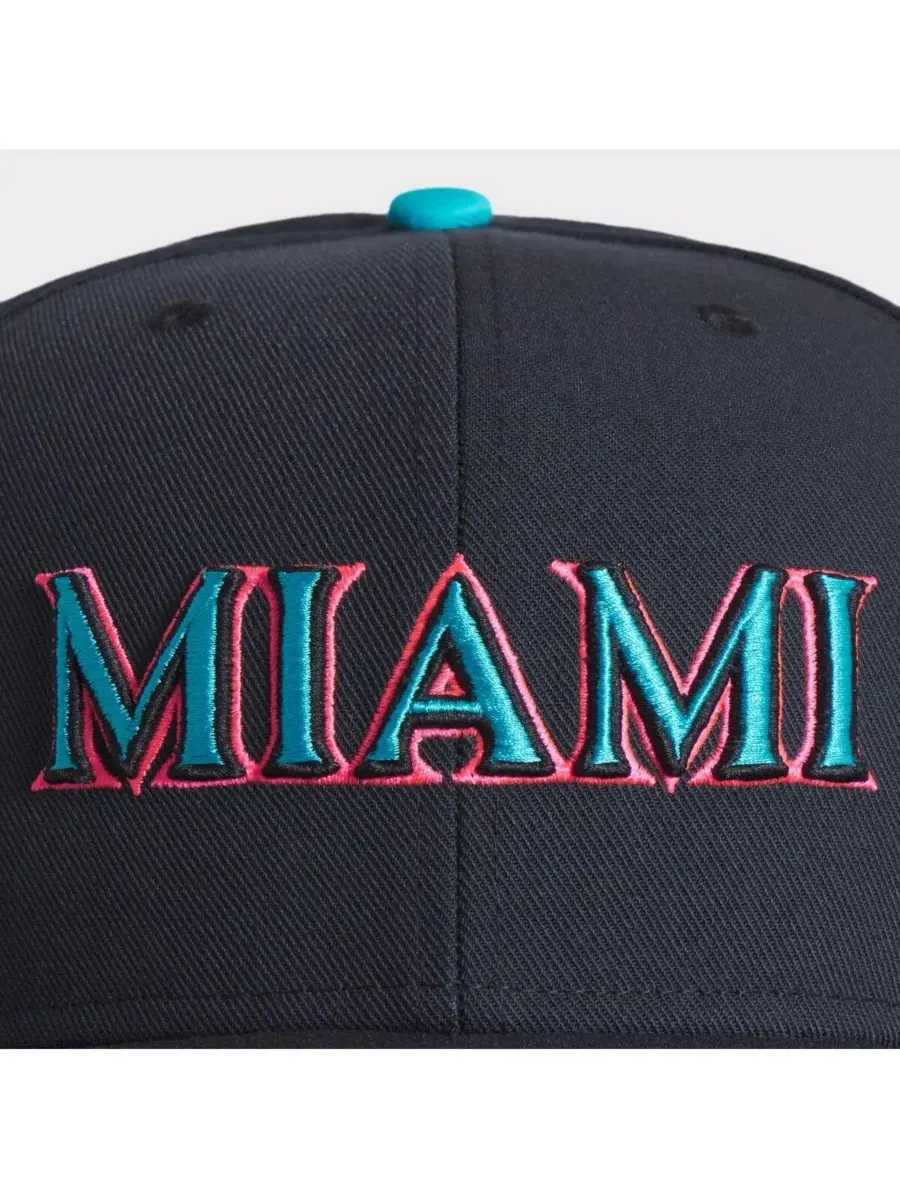 Nike Мужская черная бейсболка Miami Marlins 2025 City Connect Performance Fitted Hat — изображение 4 из 5, черный
