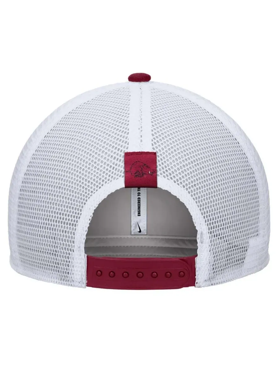 Мужская регулируемая бейсболка Cardinal Arkansas Razorbacks Arch Rise Performance Trucker Nike — изображение 2 из 2, красный