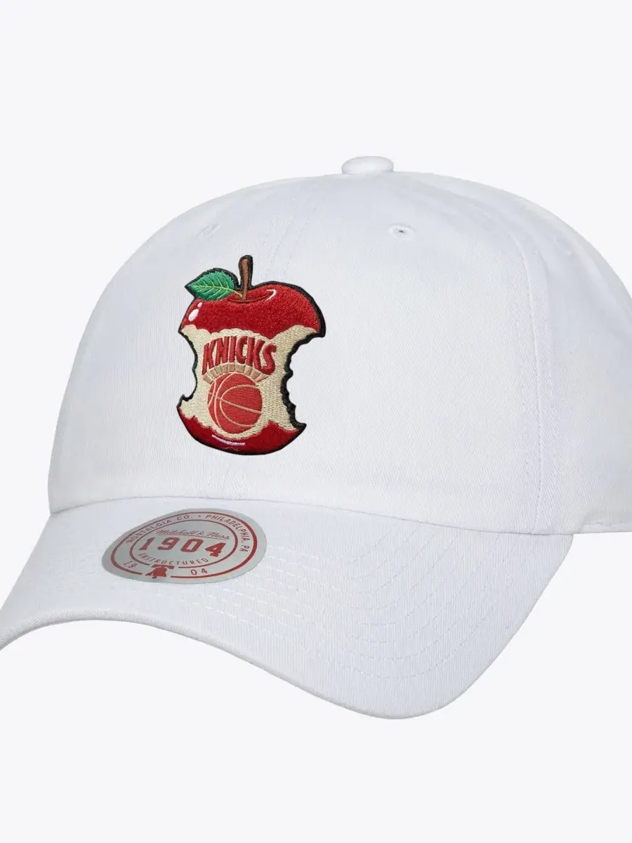 Кепка с вышивкой Apple Bite 1904 Mitchell & Ness — изображение 1 из 2, белый