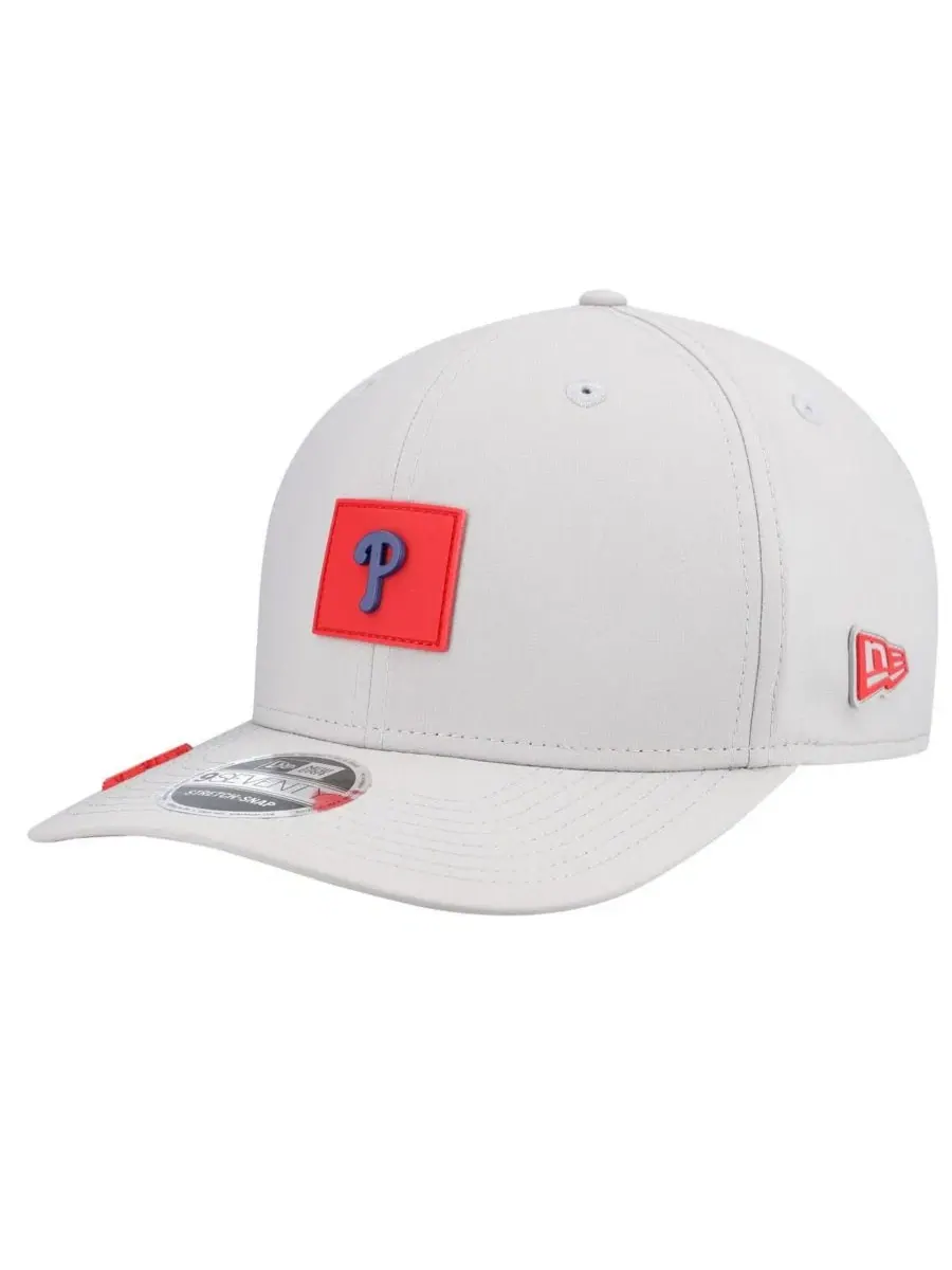 Кепка с принтом Philadelphia Phillies 2026 Clubhouse 9SEVENTY New Era — изображение 1 из 4, серый