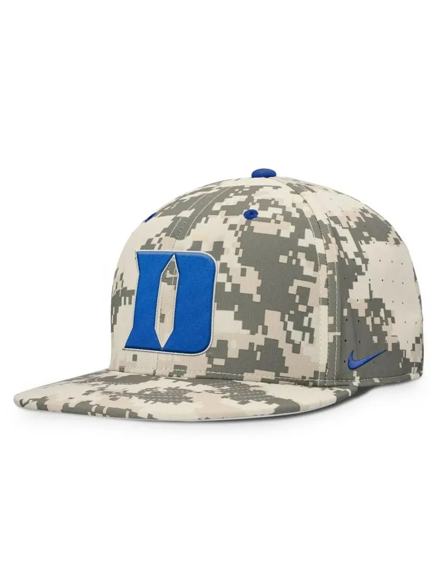 Nike Мужская кепка с цифровым камуфляжем Duke Blue Devils 2025 Dugout True Performance Fitted Hat — изображение 1 из 5