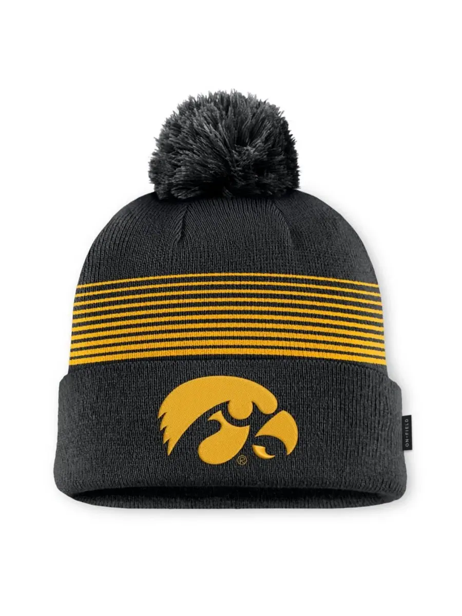 Шапка вязаная с помпоном Iowa Hawkeyes 2026 On-Field Cuffed Knit Hat Nike — изображение 1 из 2, черный золотистый