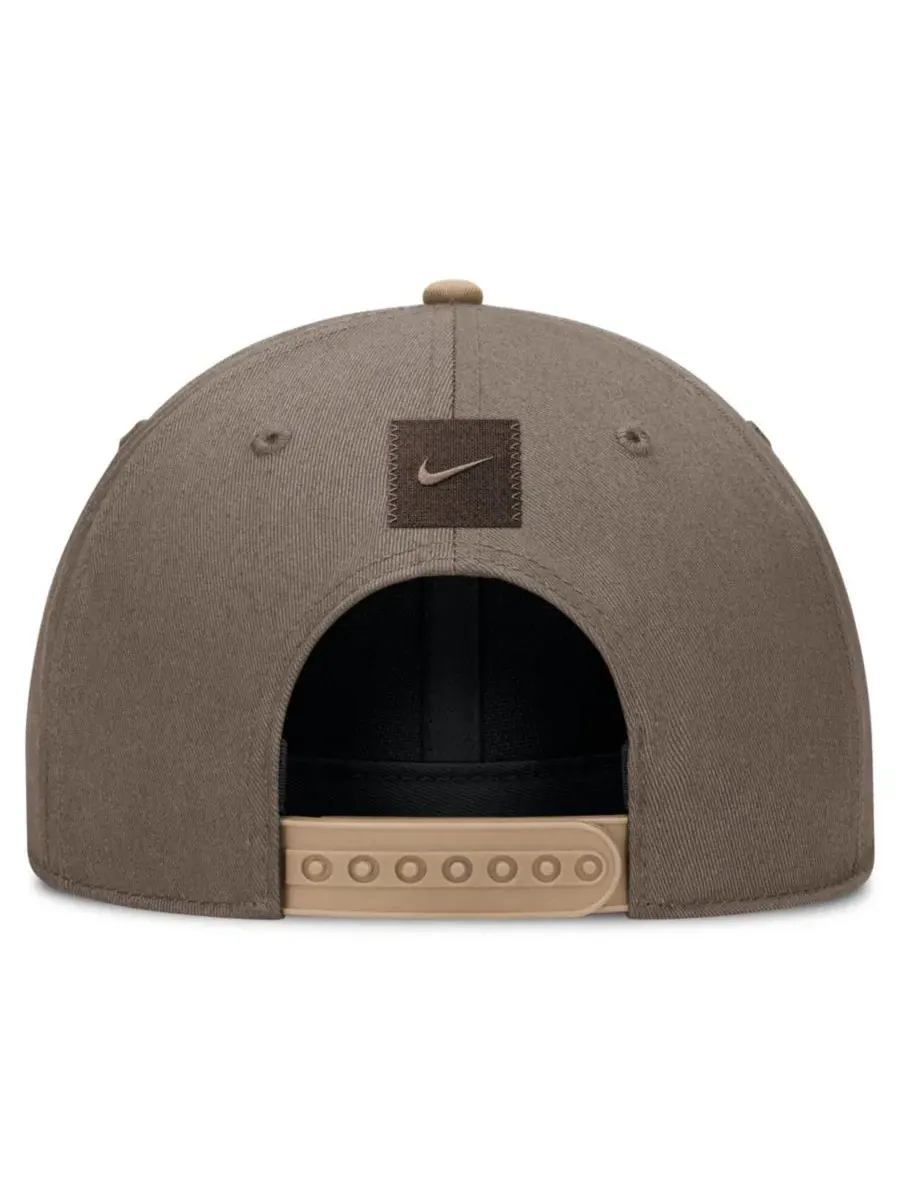 Бейсболка Nike Statement Rise с козырьком — изображение 4 из 5