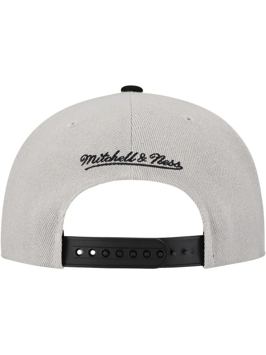Mitchell & Ness Мужская серая кепка-бейсболка Chicago White Sox Knock Out Panel Snapback — изображение 2 из 5, серый