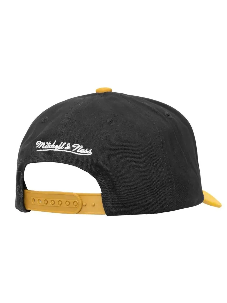 Mitchell & Ness Мужская кепка Boston Bruins May Flowers Pro Crown с регулируемой высотой — изображение 2 из 2