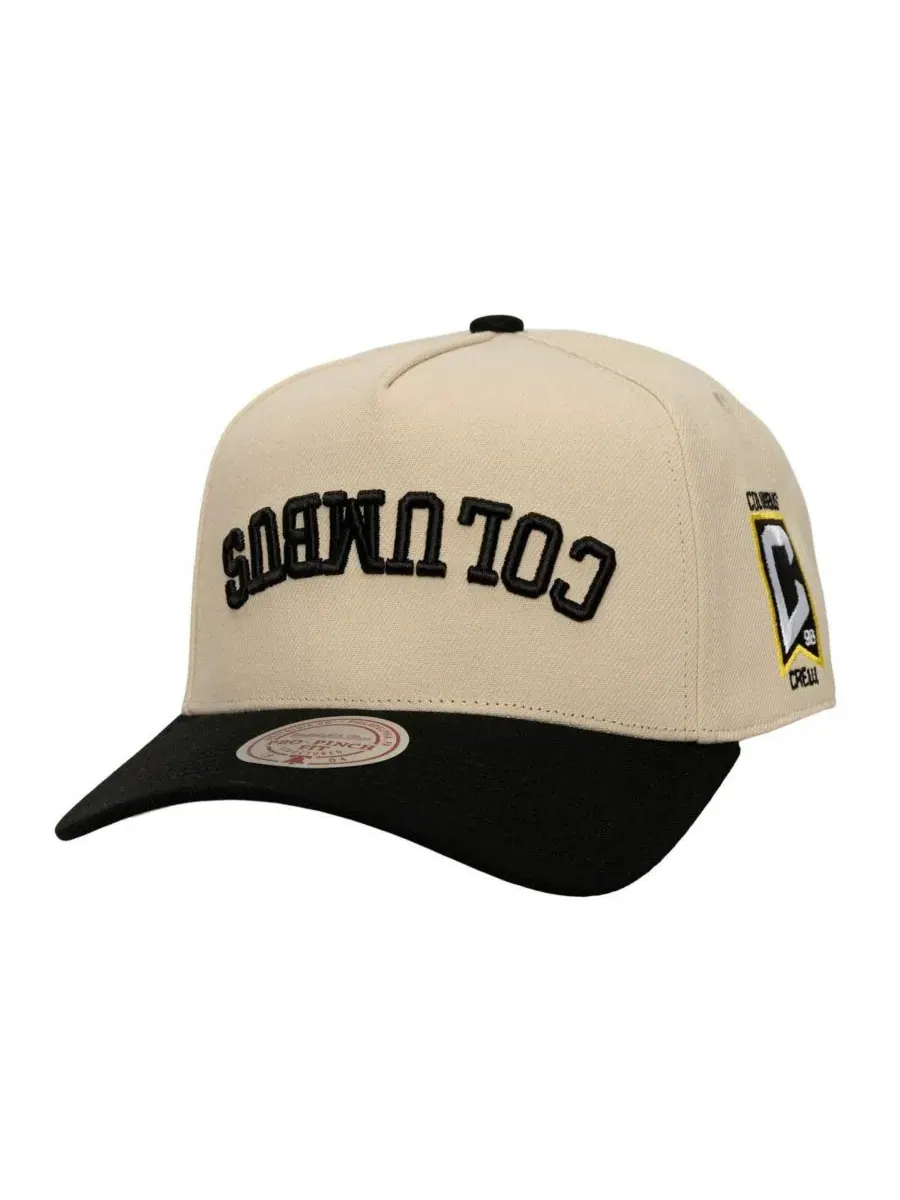 Кепка-снэпбек с вышивкой Columbus Crew Mitchell & Ness — изображение 1 из 2, кремовый черный
